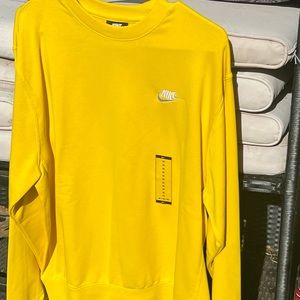 Yellow Nike crewneck. NEW condition